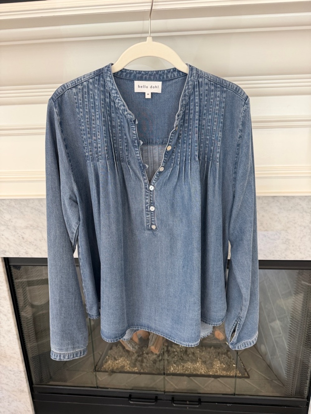 Bella Dahl Light Wash Denim Pintuck Henley Blouse